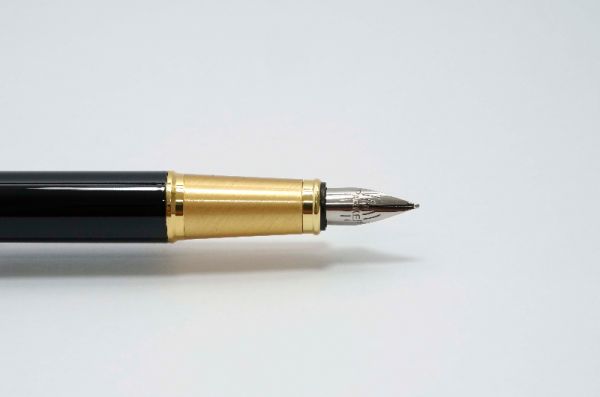 Parker_IM_Black_Gold_Trim_4.jpg