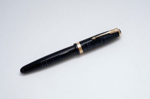 Parker_Vacumatic_Blue_Striped_Celluloid_10.jpg