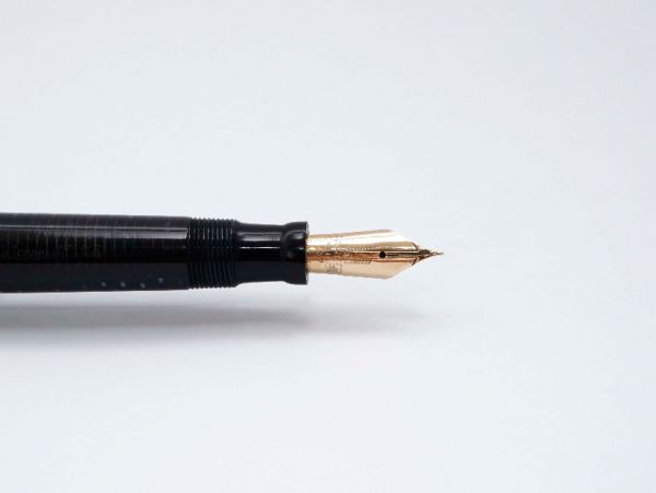 Parker_Vacumatic_Blue_Striped_Celluloid_5.jpg