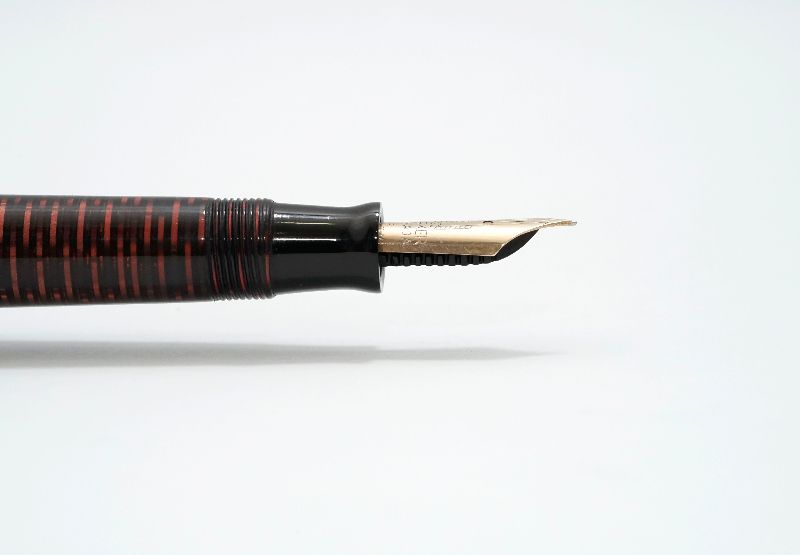 Parker_Vacumatic_Major_Laminated_Burgundy_Pearl_4.jpg