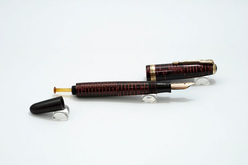 Parker_Vacumatic_Major_Laminated_Burgundy_Pearl_6.jpg