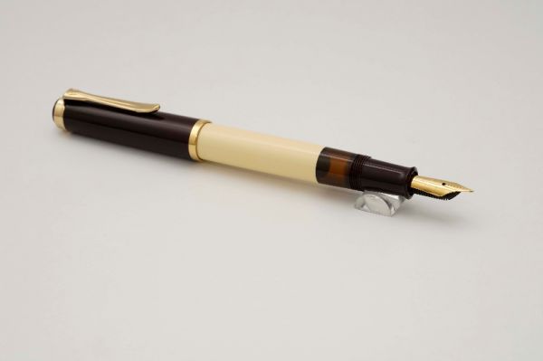 Pelikan-M200-Cafe-Creme-Special-Edition-10.jpg
