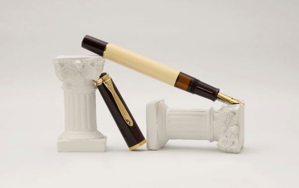 Pelikan-M200-Cafe-Creme-Special-Edition-2.jpg