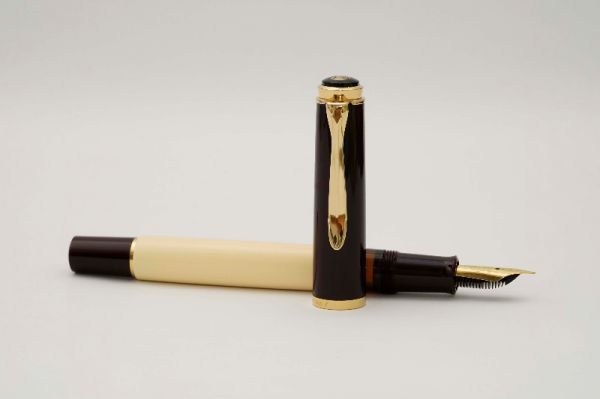 Pelikan-M200-Cafe-Creme-Special-Edition-3.jpg