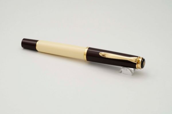 Pelikan-M200-Cafe-Creme-Special-Edition-7.jpg