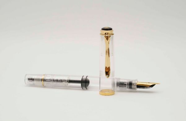 Pelikan-M200-Clear-Demonstrator-3.jpg