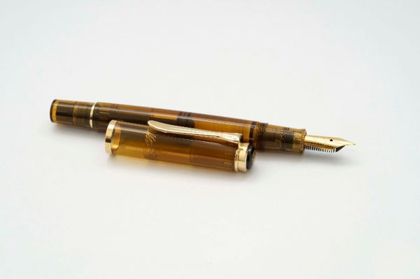 Pelikan-M200-Cognac-Demonstrator-3.jpg