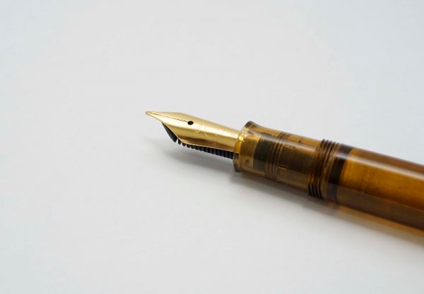 Pelikan-M200-Cognac-Demonstrator-6.jpg