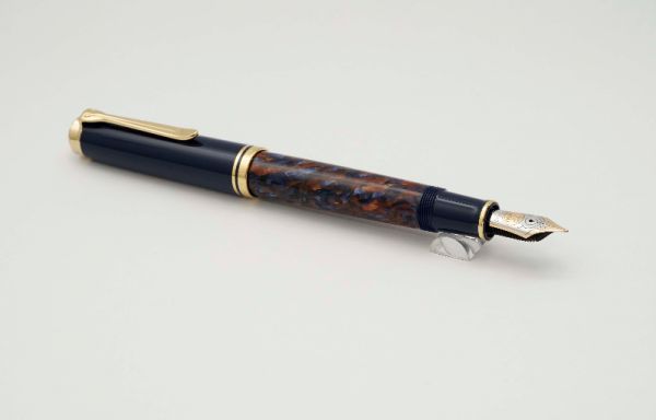 Pelikan-M800-Stone-Garden-Special-Edition-10.jpg