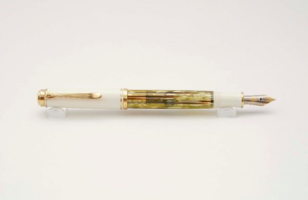 Pelikan-Souveran-M400-White-Tortoise-8.jpg