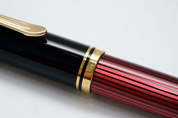Pelikan-Souveran-M600-Black-Red-6.jpg