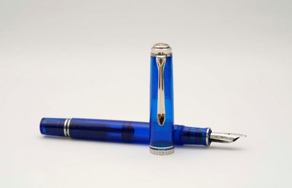 Pelikan-Souveran-M605-Marine-Blue-3.jpg