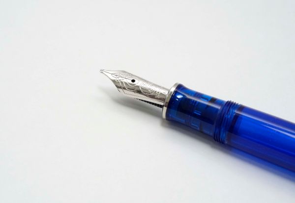Pelikan-Souveran-M605-Marine-Blue-8.jpg