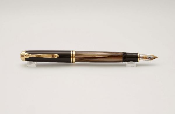 Pelikan-Souveran-M800-Brown-Black-8.jpg