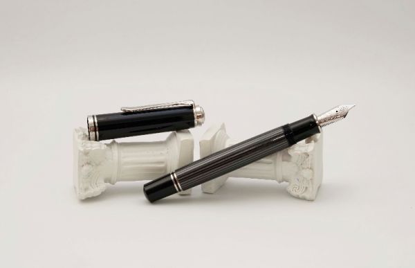 Pelikan-Souveran-M805-Stresemann-Anthracite-1.jpg
