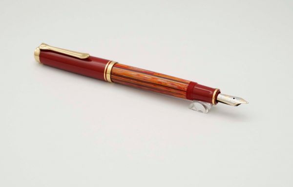 Pelikan-Souveran-Special-Edition-M600-Tortoise-Shell-Red-9.jpg