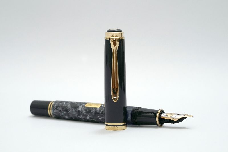 Pelikan_Wall_Street_Limited_Edition_3.jpg