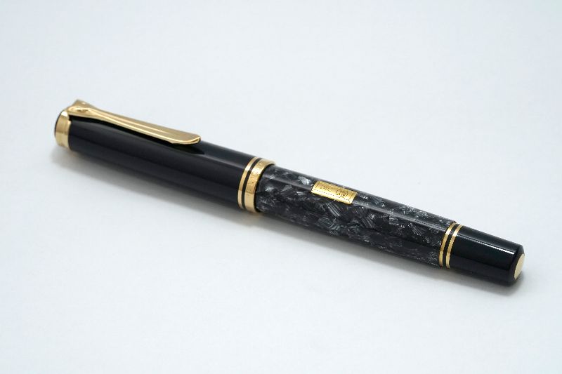 Pelikan_Wall_Street_Limited_Edition_8.jpg