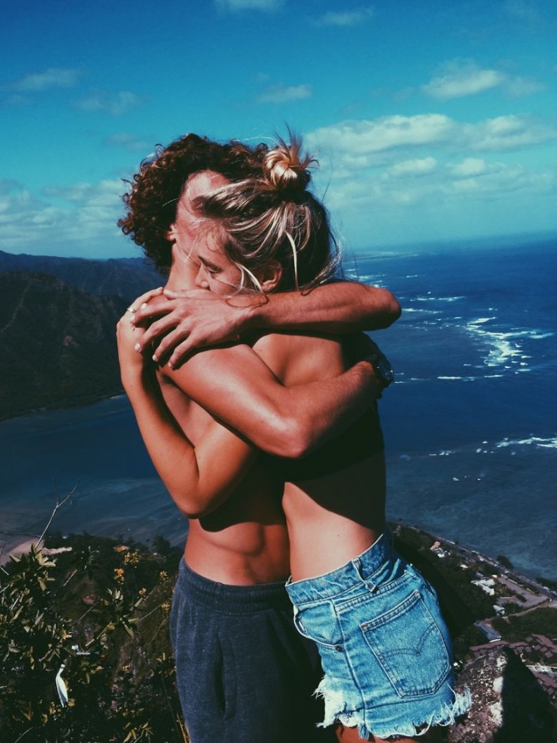 photographer-model-surfer-couple-travels-world-jay-alvarrez-alexis-ren-12.jpg