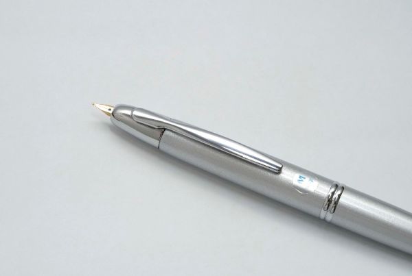 Pilot-Capless-Silver-2.jpg