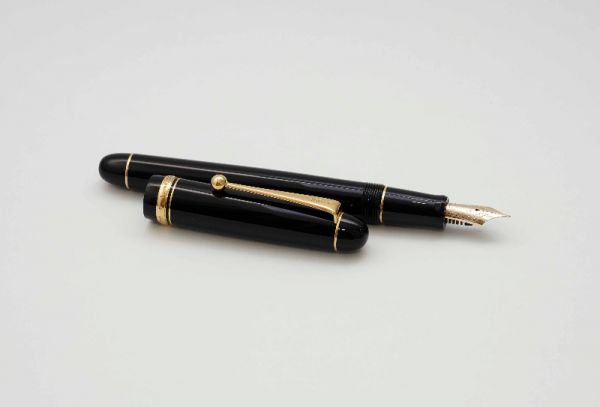 Pilot-Custom-74-Black-3.jpg