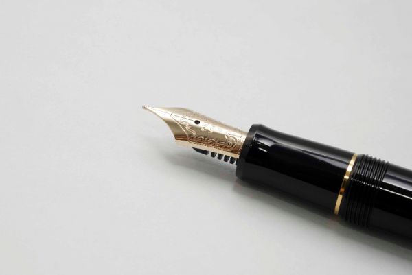 Pilot-Custom-74-Black-4.jpg