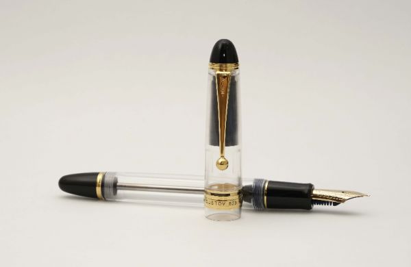 Pilot-Custom-823-Demonstrator-Crystal-Transparent-2.jpg