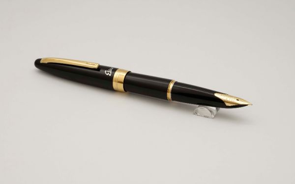 Pilot-Custom-Elite-Black-Barrel-7.jpg