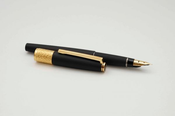Pilot-Custom-Grandee-22K-AGM-3.jpg