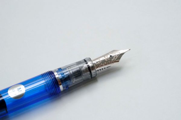 Pilot-Custom-Heritage-92-Transparent-Blue-Body-6.jpg