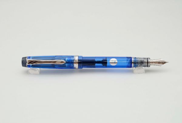 Pilot-Custom-Heritage-92-Transparent-Blue-Body-8.jpg