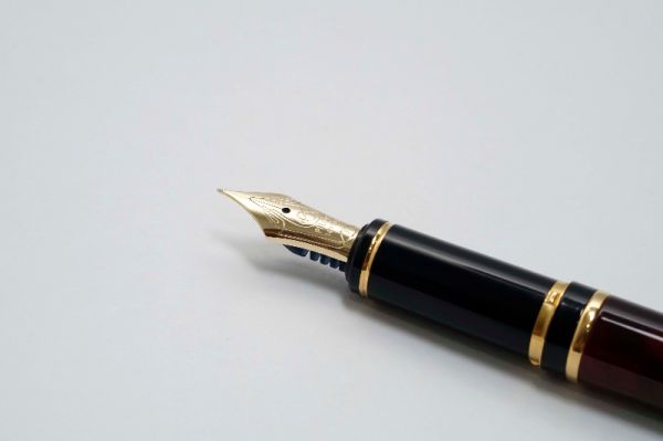 Pilot-Namiki-Grance-Lacquered-Brass-6.jpg