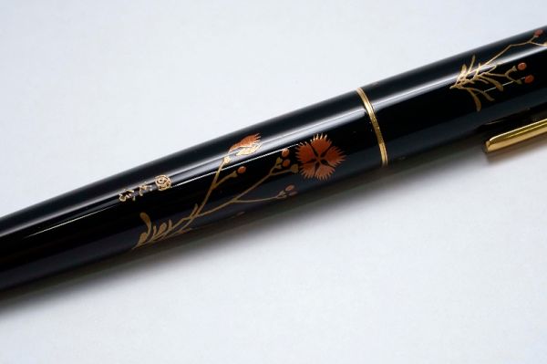 Pilot_Namiki_Maki-e_Carnation_7.jpg