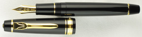 sailor-pro-gear-sigma-black-gold-uncapped.jpg