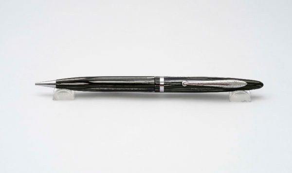 Sheaffer-Balance-Jr-Carmine-Striated-Pearl-10.jpg