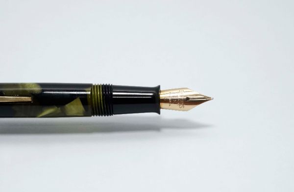 Sheaffer-Balance-Lifetime-Black-Pearl-Celluloid-5.jpg