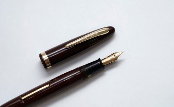 Sheaffer-Craftsman-Admiral-Burgundy-Lever-Fill-9.jpg