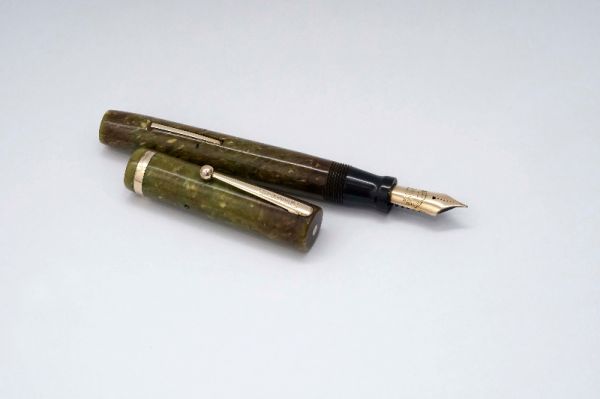 Sheaffer-Flat-Top-Jade-Green-Radite-Celluloid-4.jpg