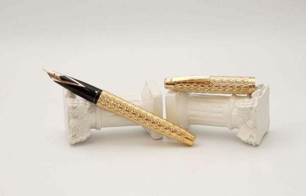 Sheaffer-Imperial-835-Marquetry-Gold-Plated-2.jpg