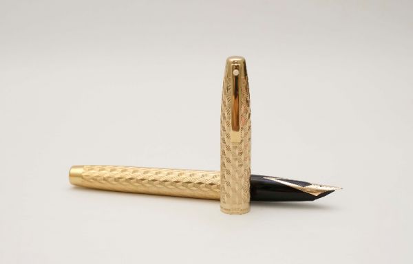 Sheaffer-Imperial-835-Marquetry-Gold-Plated-3.jpg