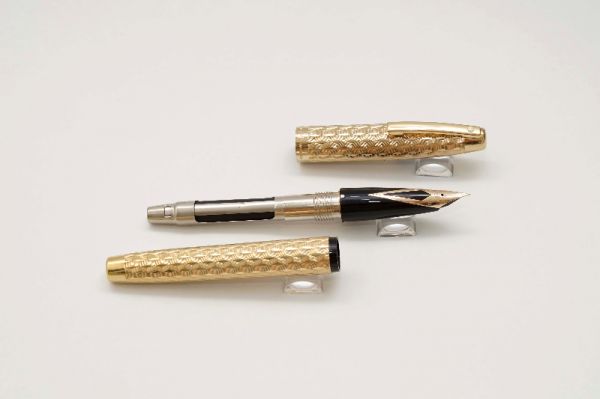 Sheaffer-Imperial-835-Marquetry-Gold-Plated-5.jpg