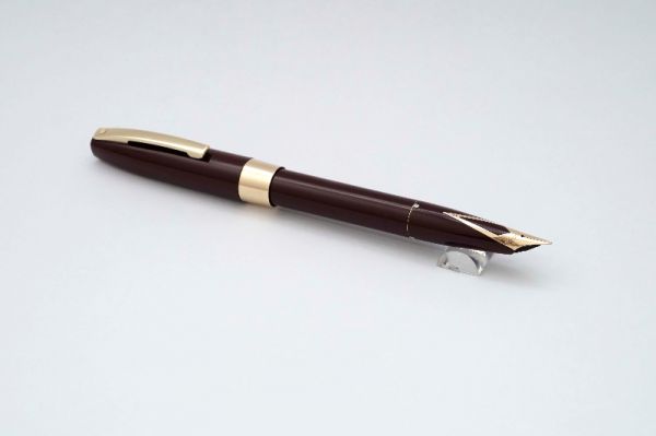 Sheaffer-Imperial-IV-Touchdown-Burgundy-5.jpg