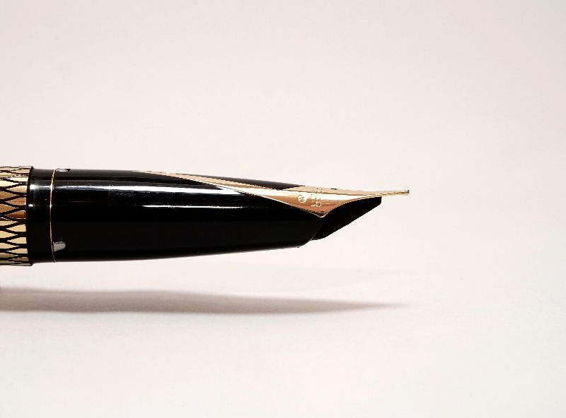 Sheaffer-Imperial-Sovereign-14KT-Gold-Filled-Diamond-Guillochè-e.jpg