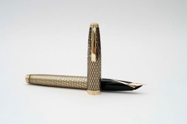 Sheaffer-Imperial-Sovereign-GF-Diamond-Design-2.jpg