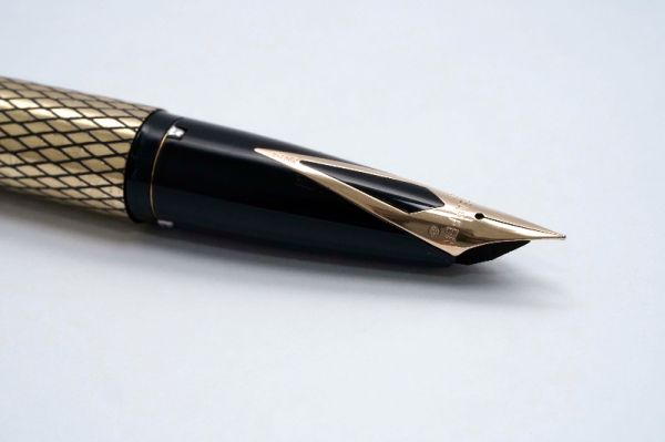 Sheaffer-Imperial-Sovereign-GF-Diamond-Design-5.jpg