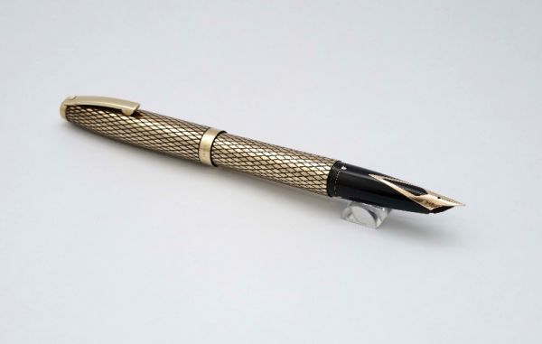 Sheaffer-Imperial-Sovereign-GF-Diamond-Design-7.jpg