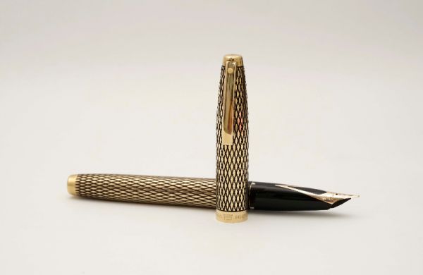 Sheaffer-Imperial-Sovereign-Gold-Filled-Diamond-Design-2.jpg