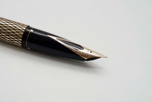 Sheaffer-Imperial-Sovereign-Gold-Filled-Diamond-Design-5.jpg