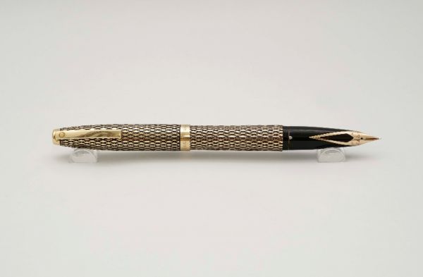 Sheaffer-Imperial-Sovereign-Gold-Filled-Diamond-Design-8.jpg