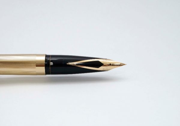 Sheaffer-Imperial-Triumph-Gold-Filled-Touchdown-4.jpg